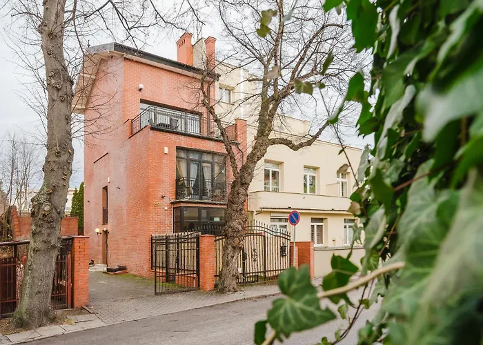 Red House Gdynia - Kamienica Blisko Morza